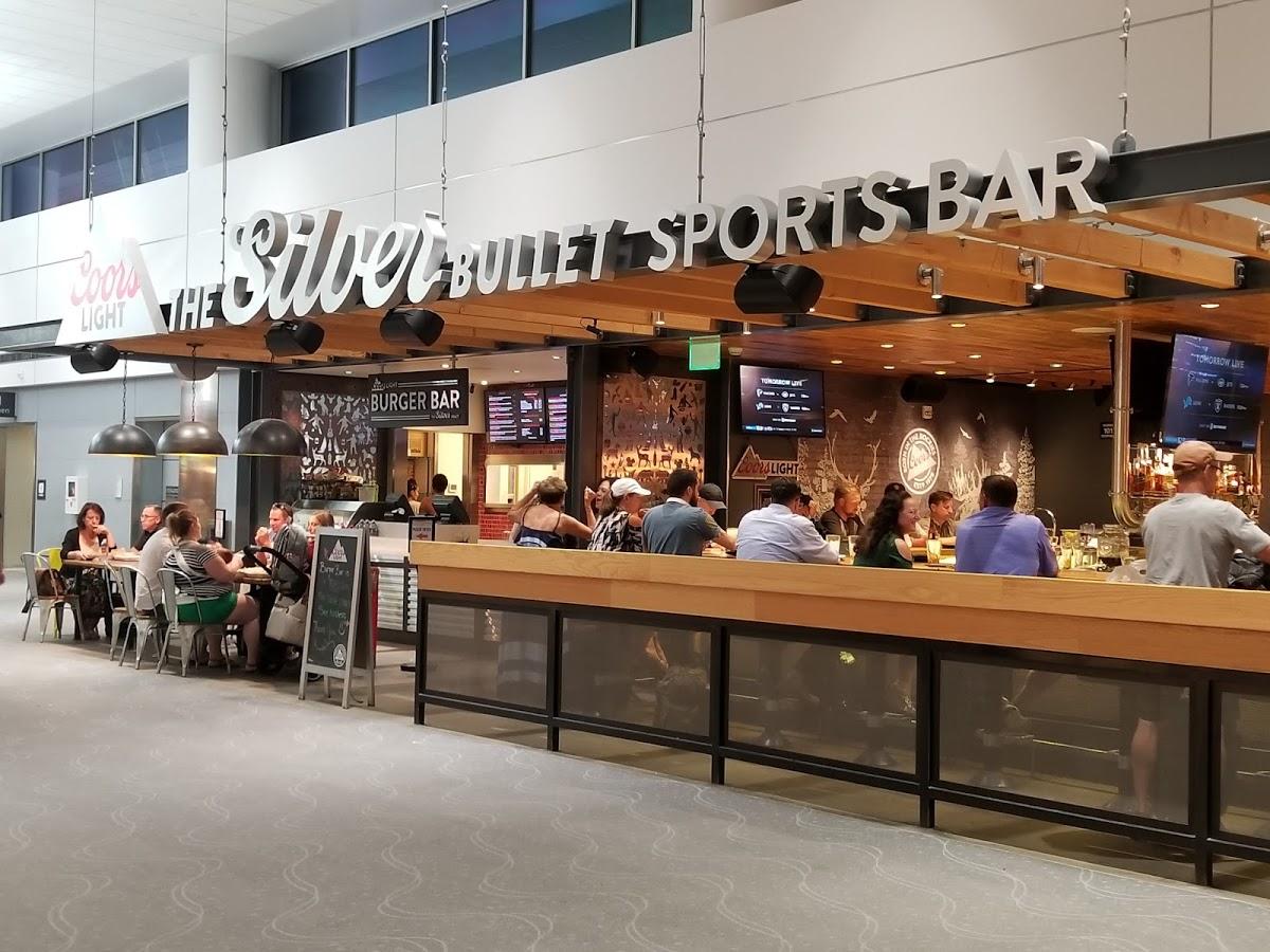 Denver International Airport – Silver Bullet Bar & Grill - Murphy Company